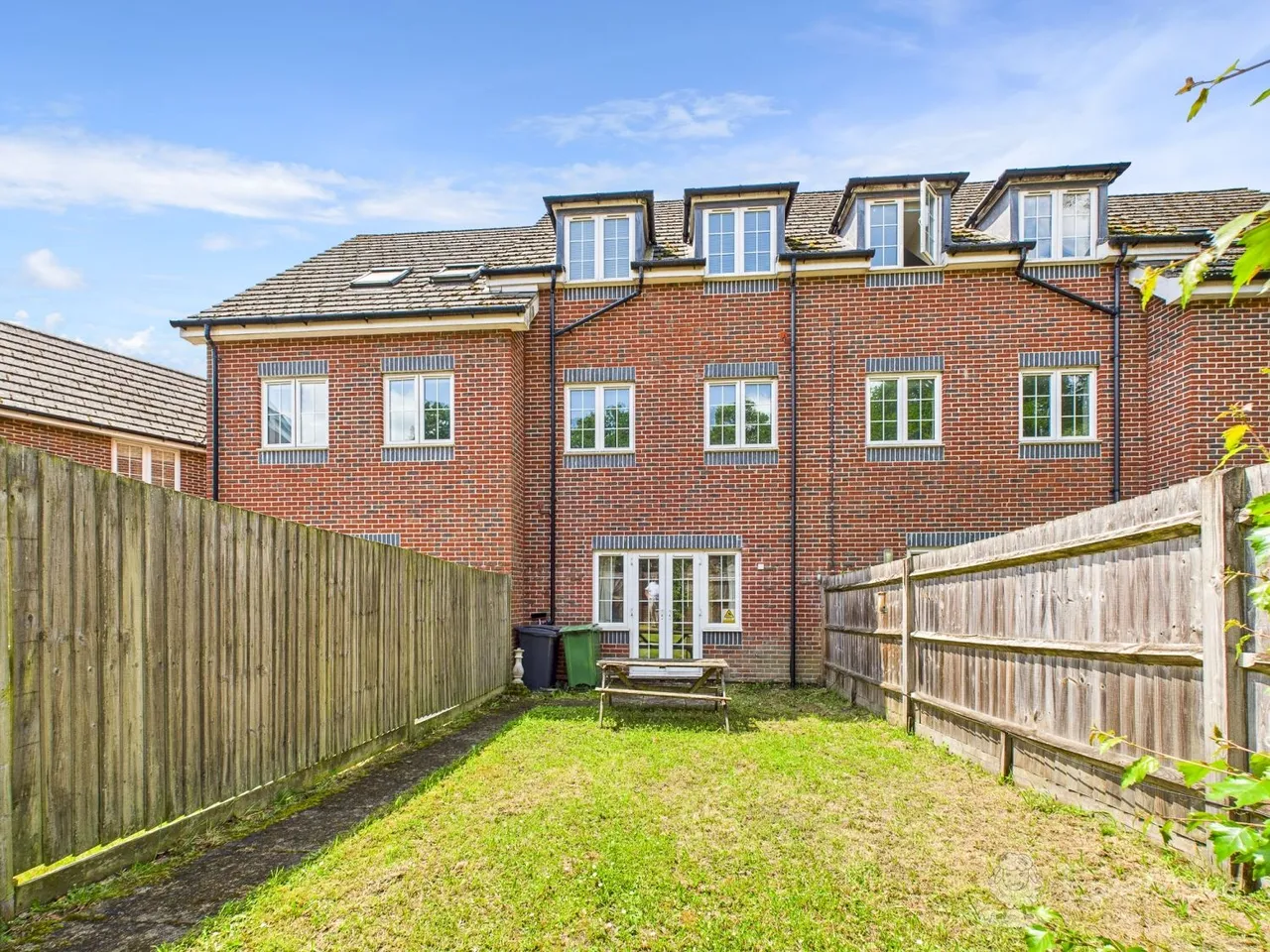 Hawthorn Way, Lindford, GU35, photo 5