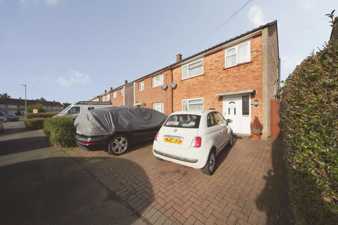 3 bed house for sale — Marlin Road, Luton