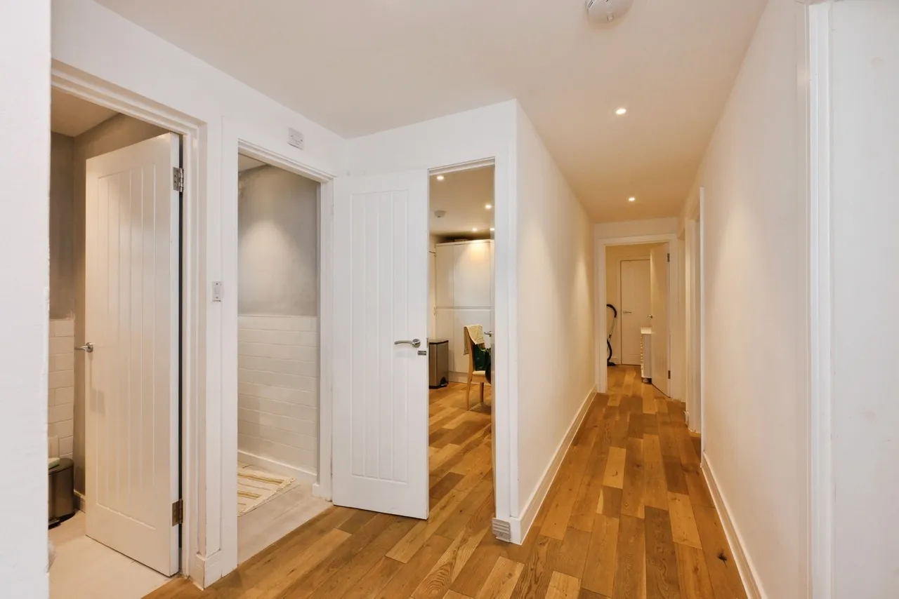 Broomhill Road, Woodford Green, IG8, photo 8