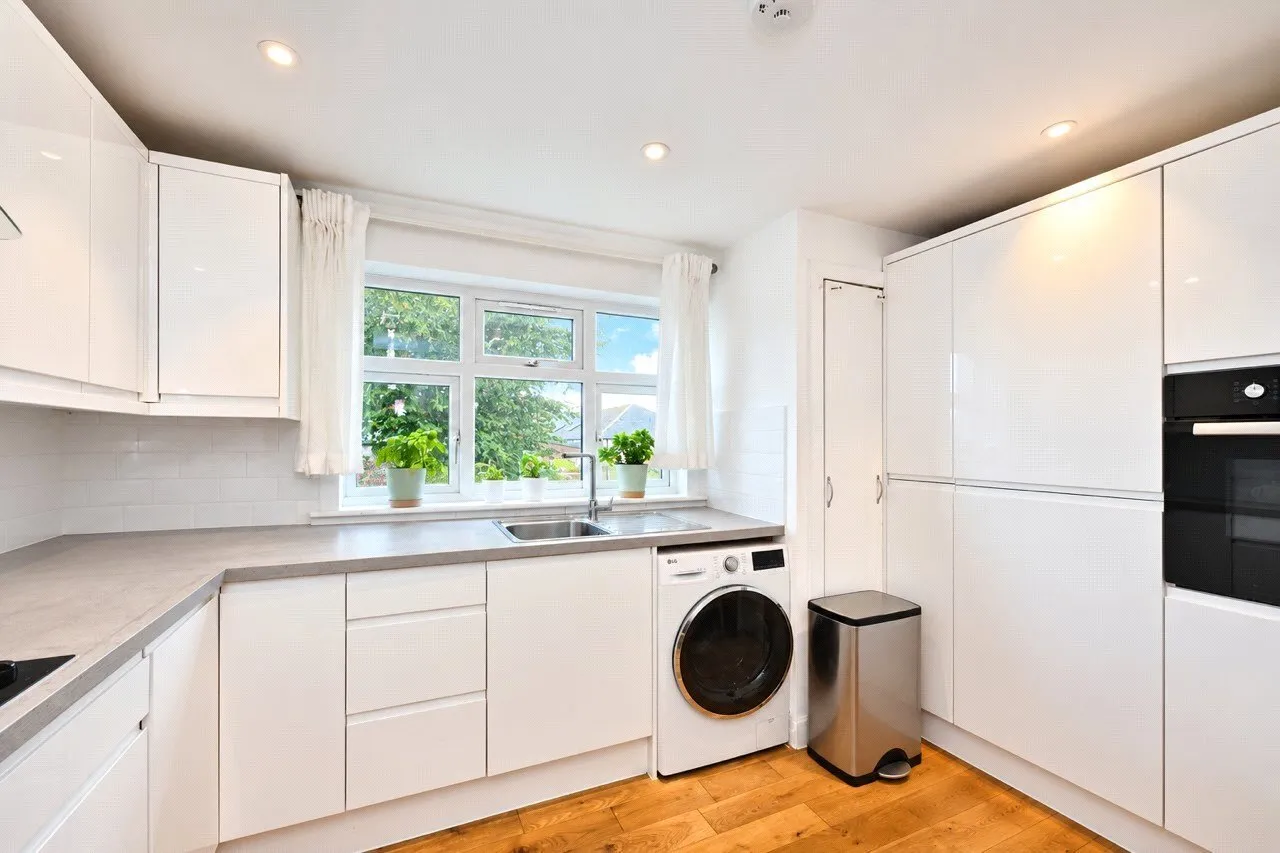 Broomhill Road, Woodford Green, IG8, photo 4