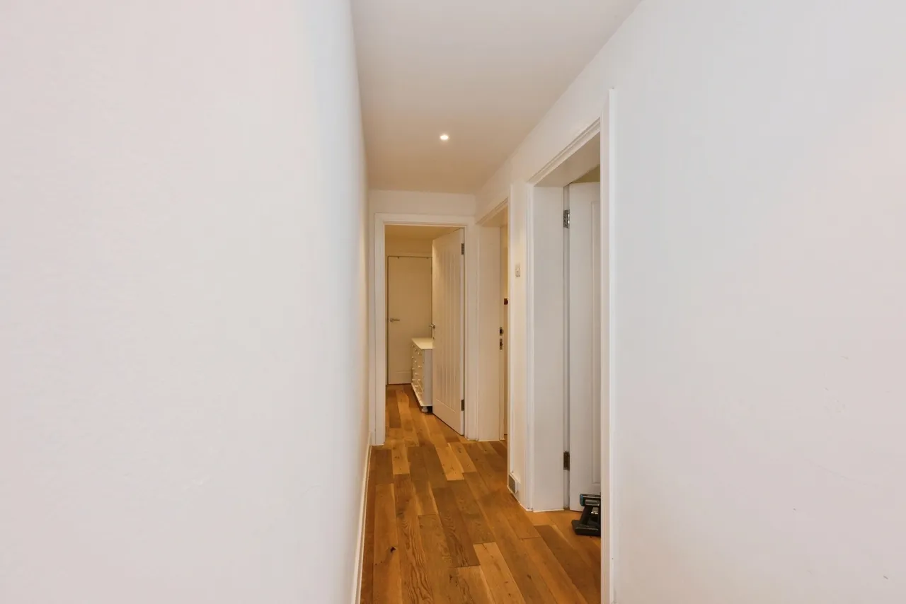 Broomhill Road, Woodford Green, IG8, photo 9