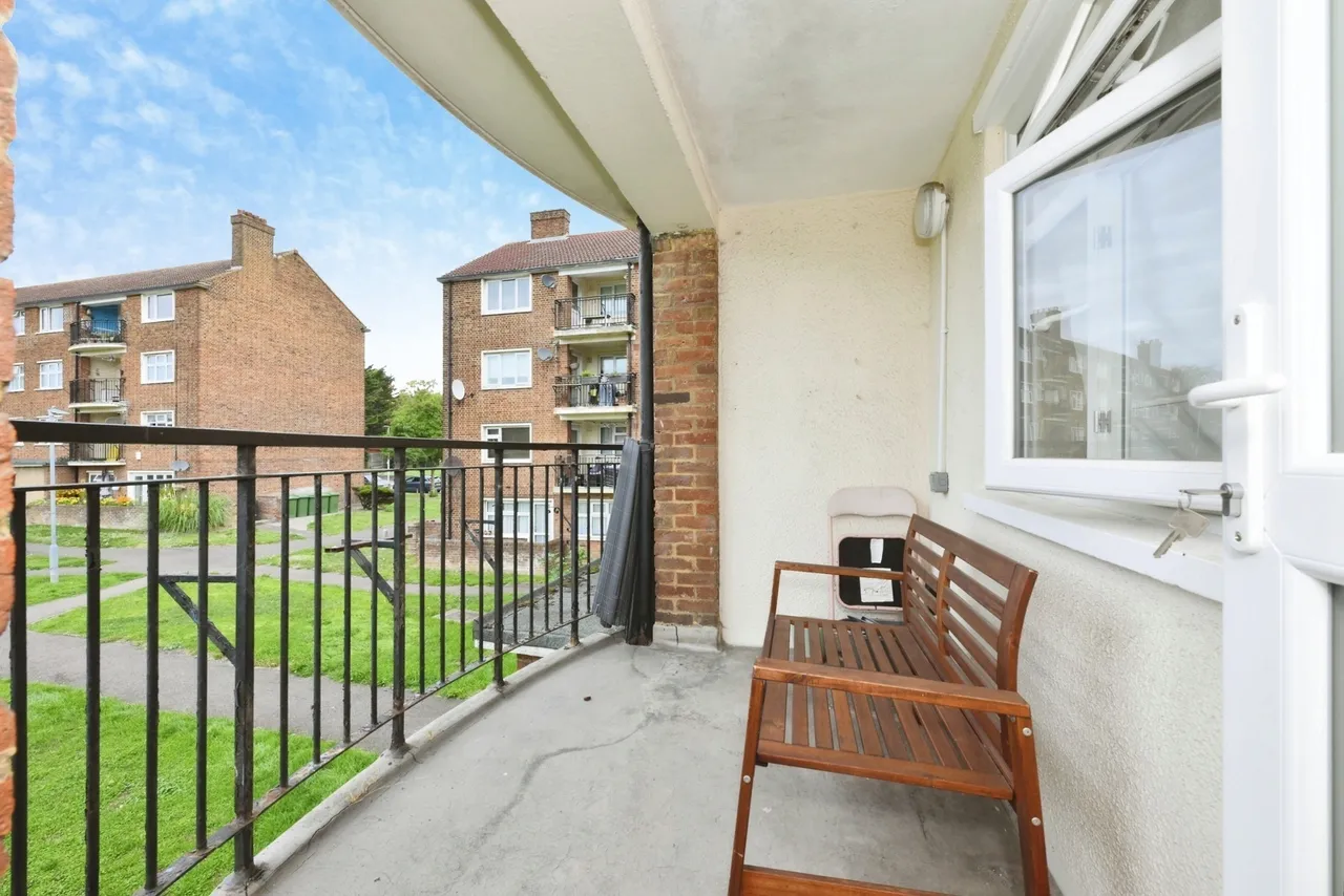 Broomhill Road, Woodford Green, IG8, photo 2