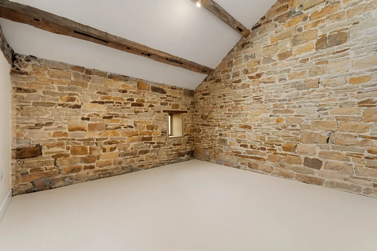 Simon Fold, Wyke, photo 17