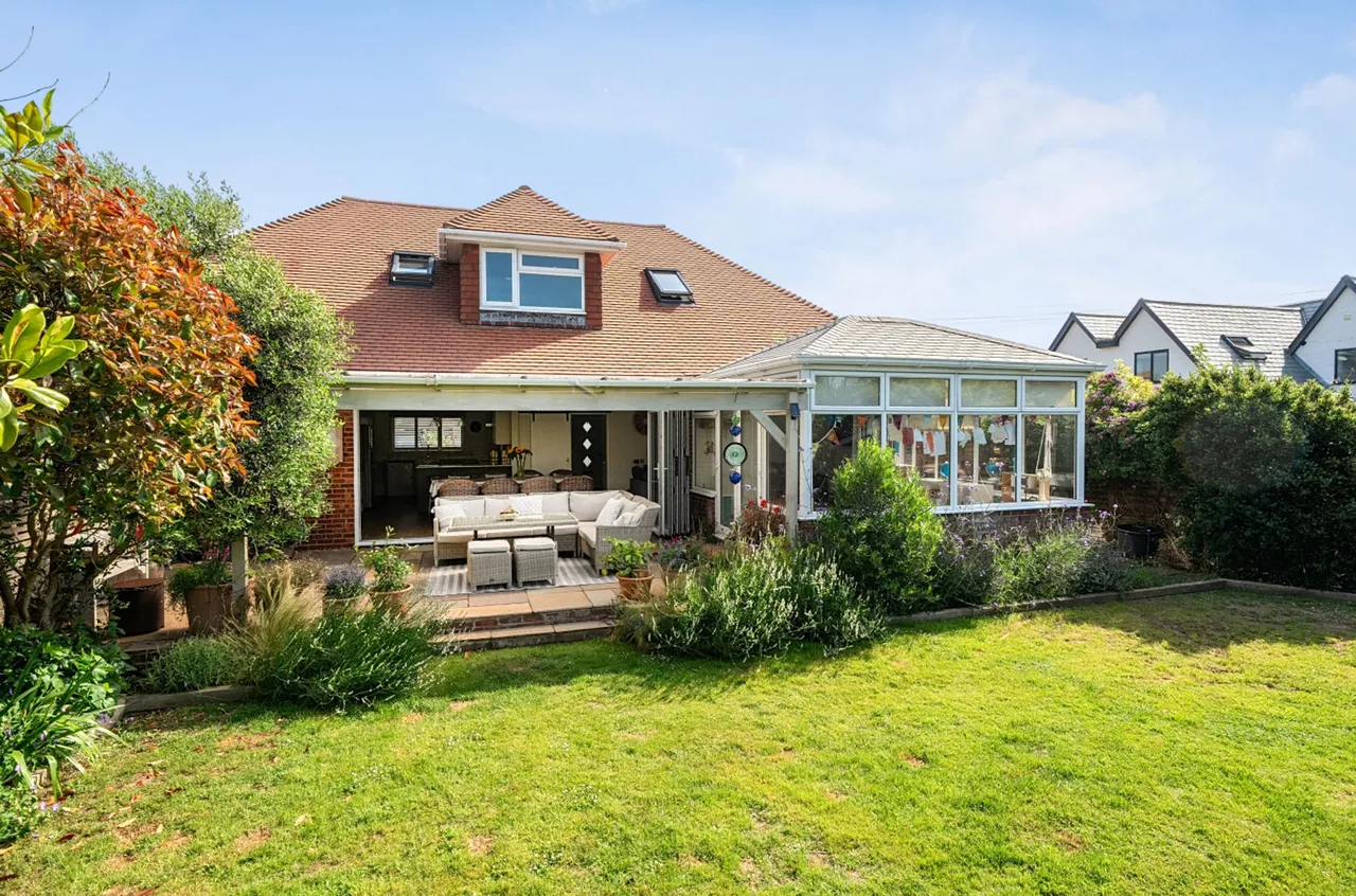 4 bed property for sale, Field Road, East Wittering, PO20