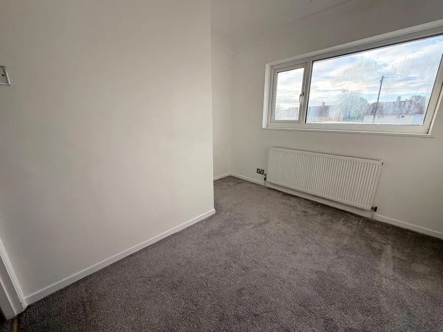 Elsinore Avenue, Staines-Upon-Thames, TW19, photo 8
