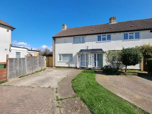 4 bed house to rent, Elsinore Avenue, Staines-Upon-Thames, TW19