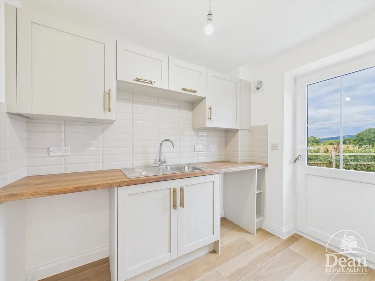 Old Dairy Way, Netherend, GL15, photo 6