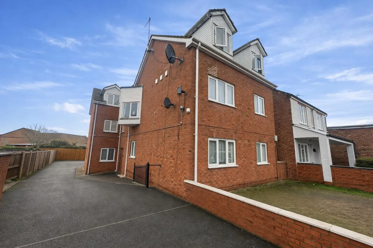 2 bed flat for sale, Atkinson Street, Peterborough, PE1