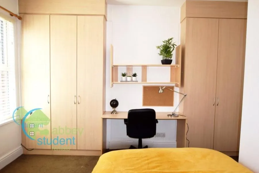 Vicars Cross Road, Vicars Cross, CH3, photo 6