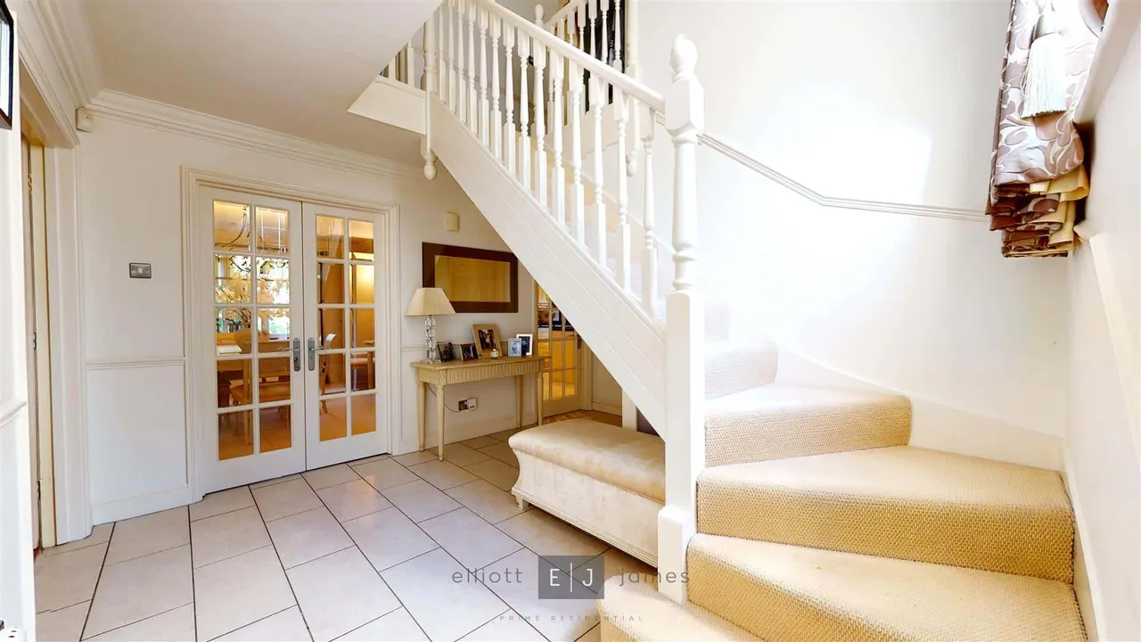 Ardmore Place, Buckhurst Hill, photo 4