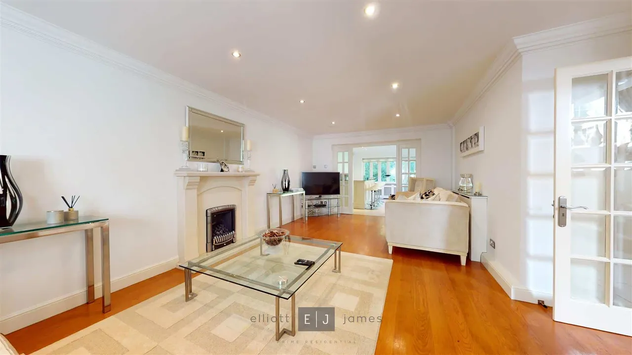 Ardmore Place, Buckhurst Hill, photo 5