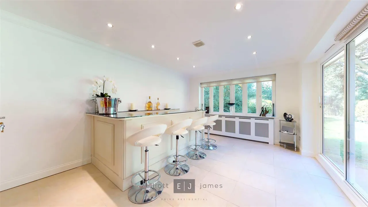Ardmore Place, Buckhurst Hill, photo 8