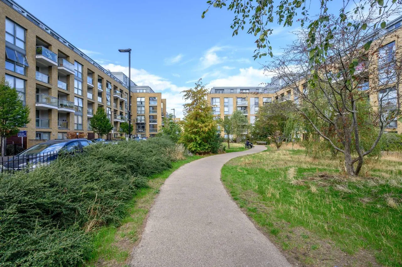 Canalside Square, Islington, N1, photo 10