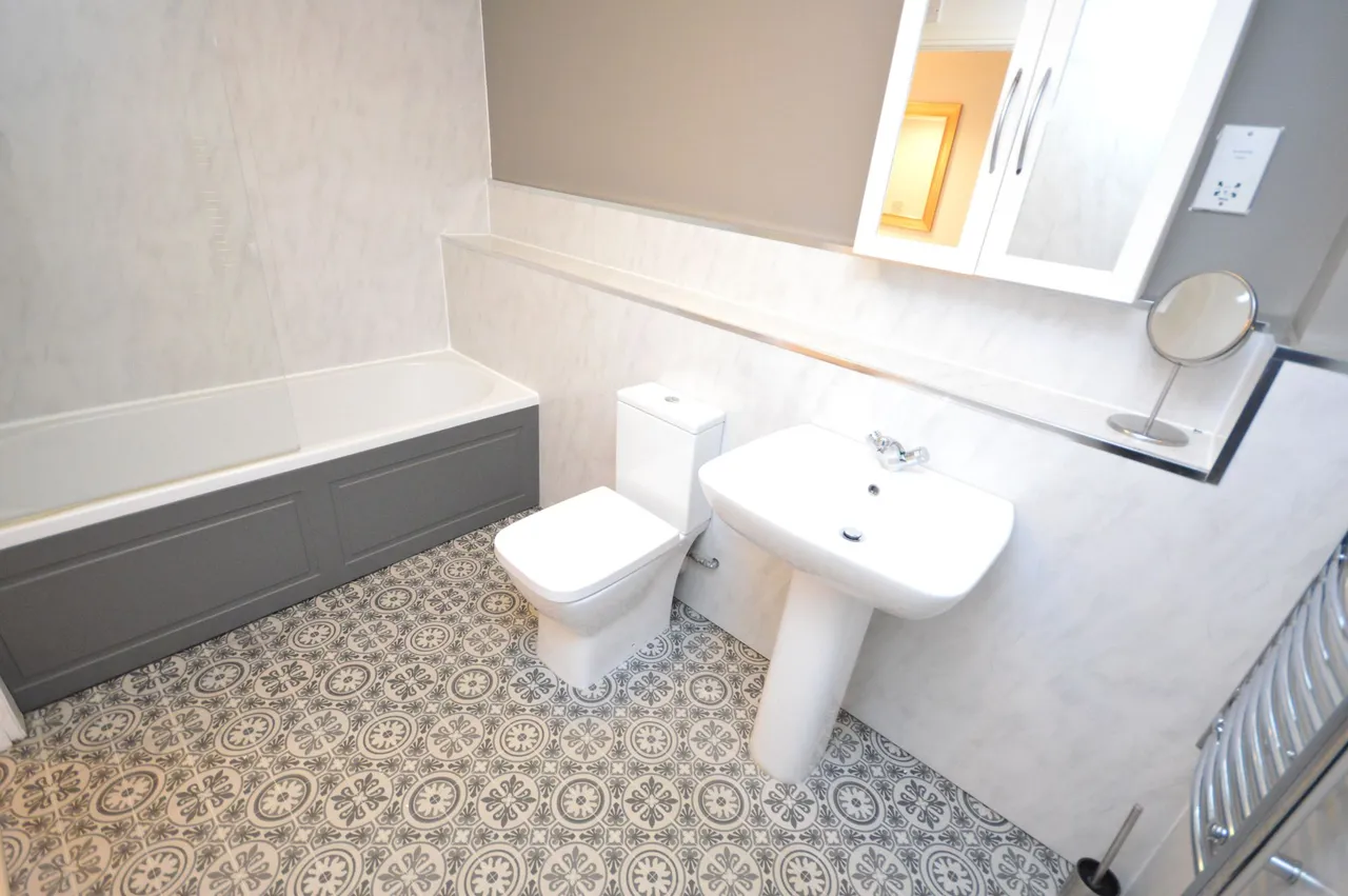 Thorn Bank Lodge, Stockport, photo 15