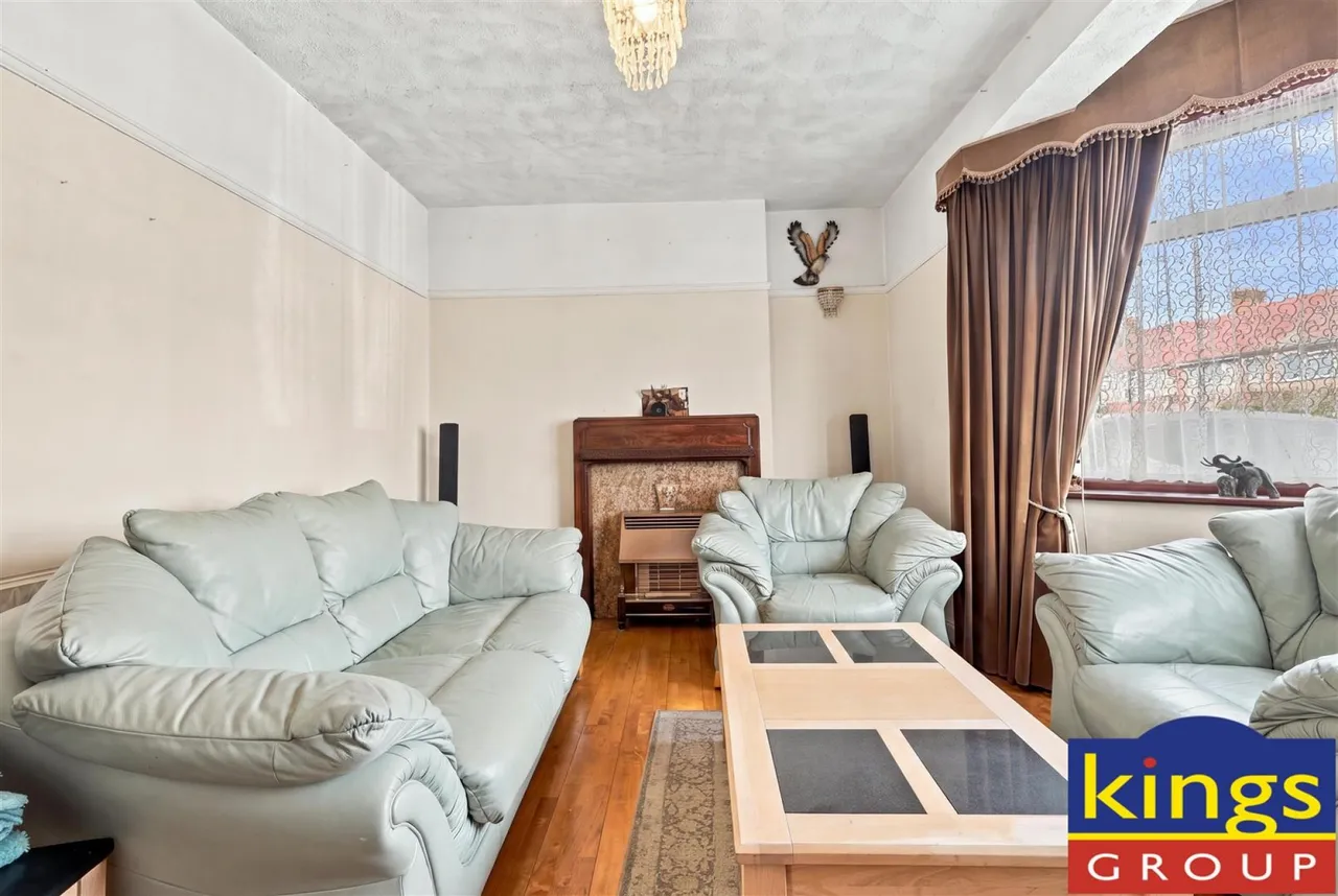 Devonia Gardens, Edmonton, N18, photo 5