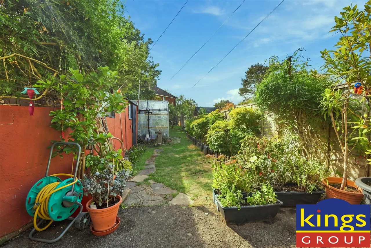 Devonia Gardens, Edmonton, N18, photo 4