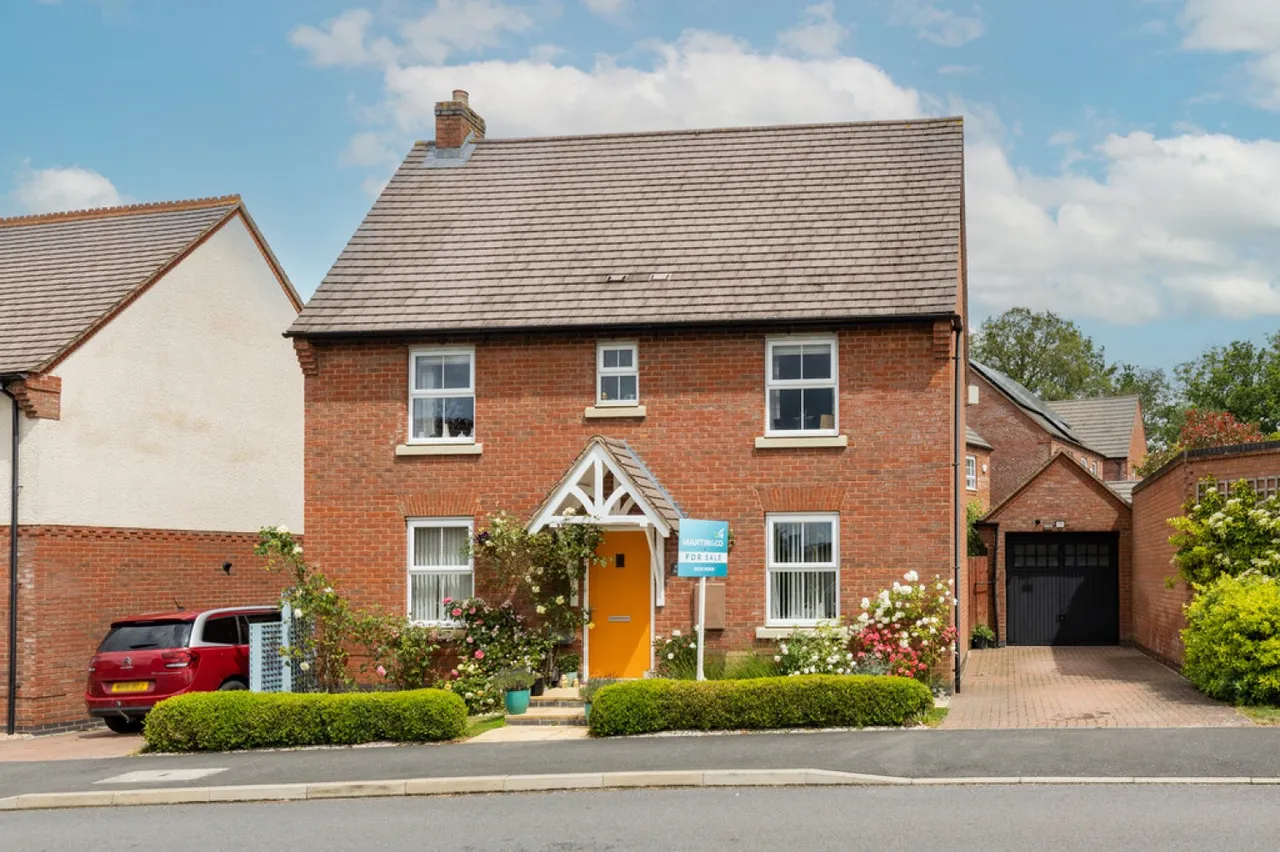 3 bed house for sale, Bluebell Way, Coalville, LE67