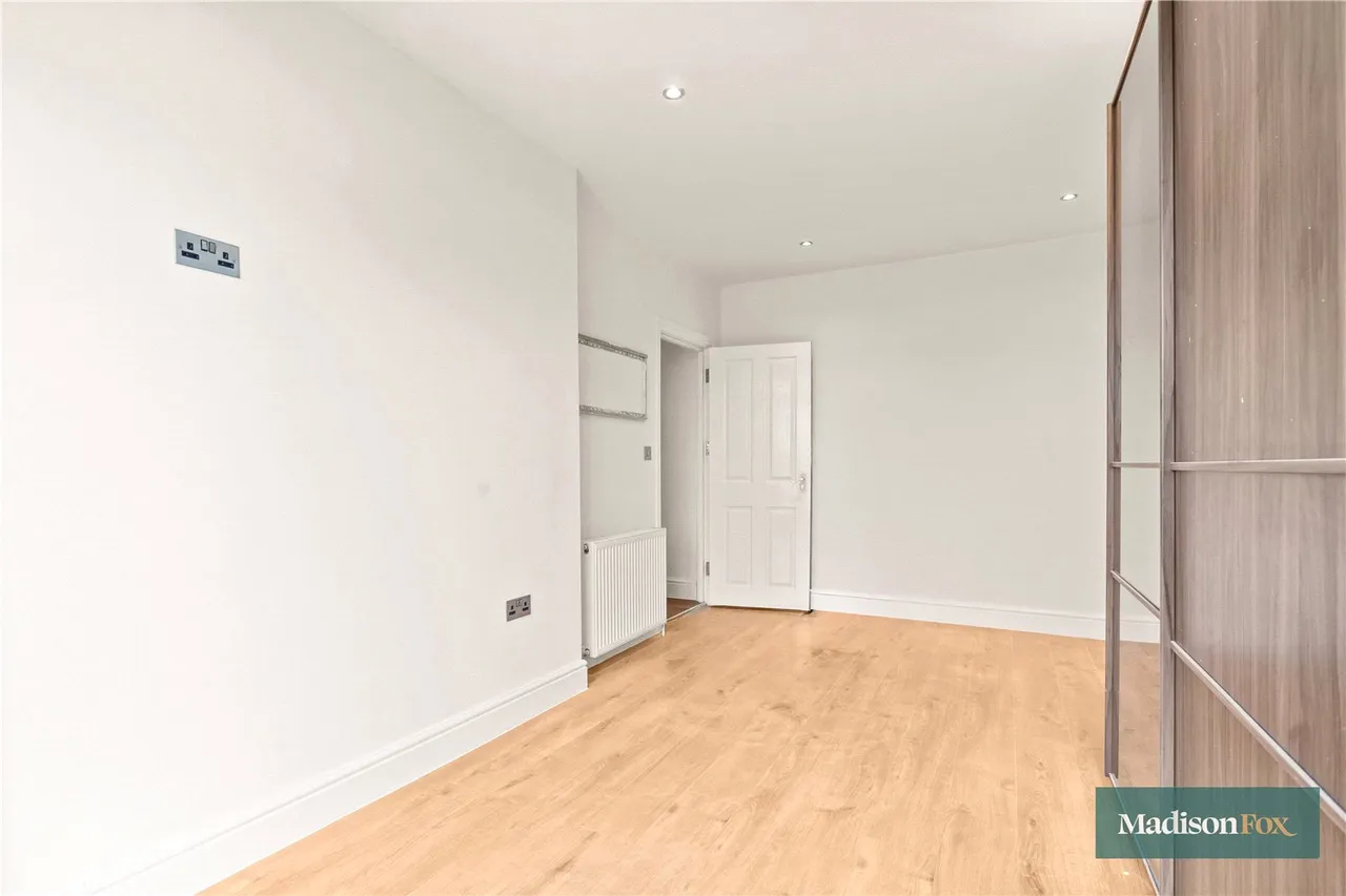 High Road, Chigwell, IG7, photo 8