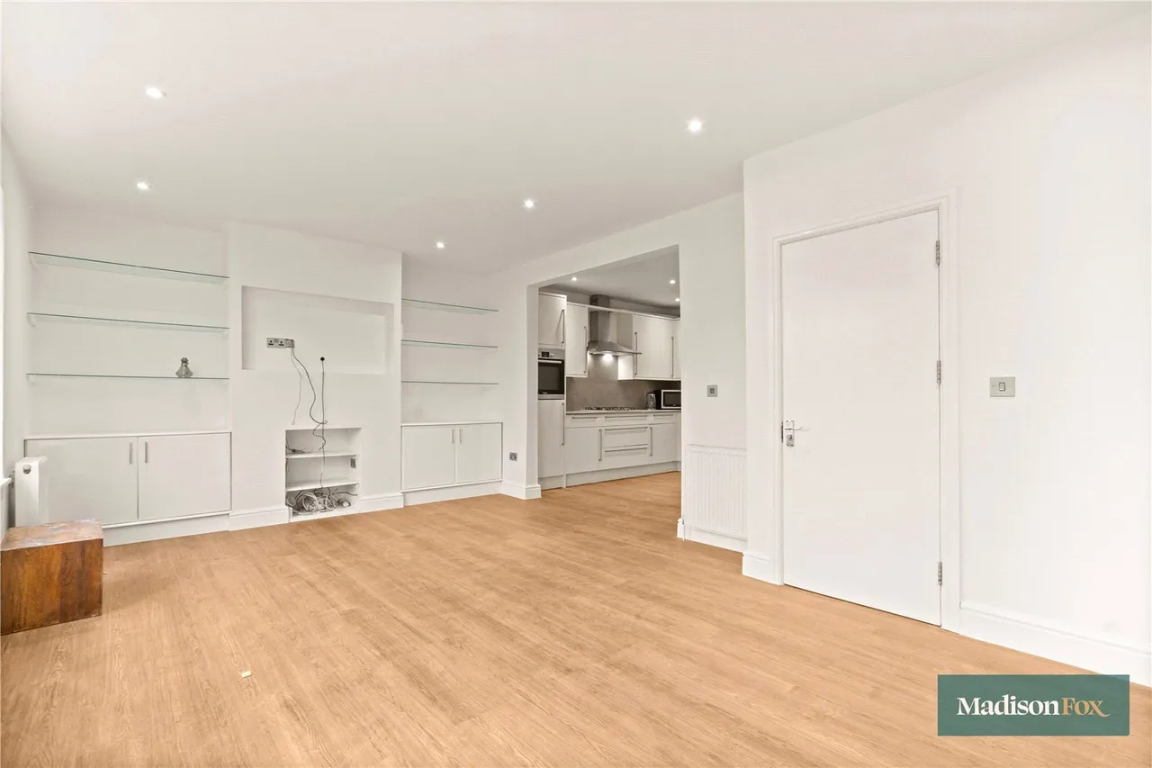 High Road, Chigwell, IG7, photo 4
