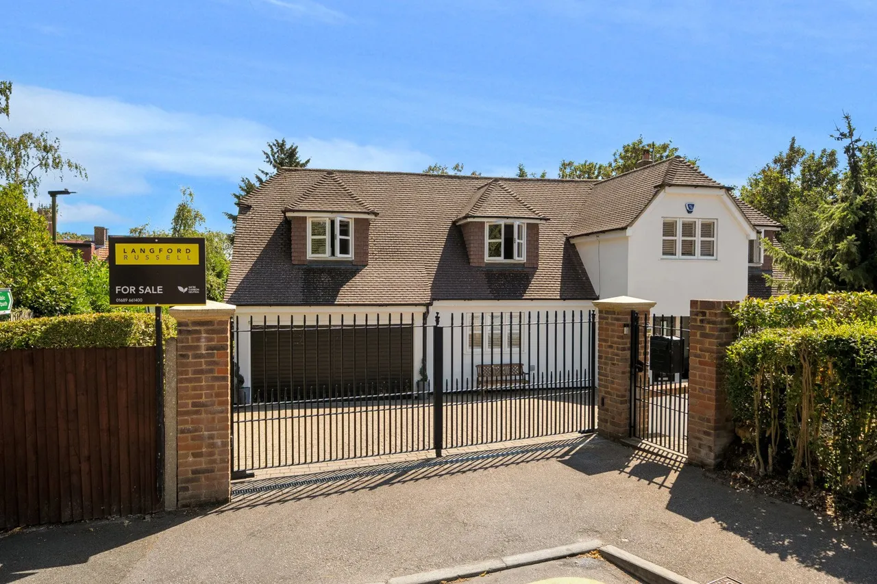 3 bed house for sale — Oatfield Road, BR6