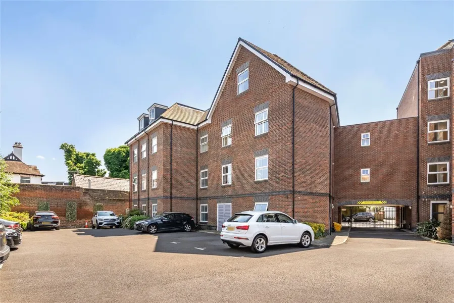 Bridge Street, Walton-on-Thames, KT12, photo 15