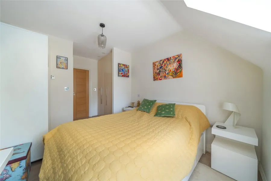 Bridge Street, Walton-on-Thames, KT12, photo 7