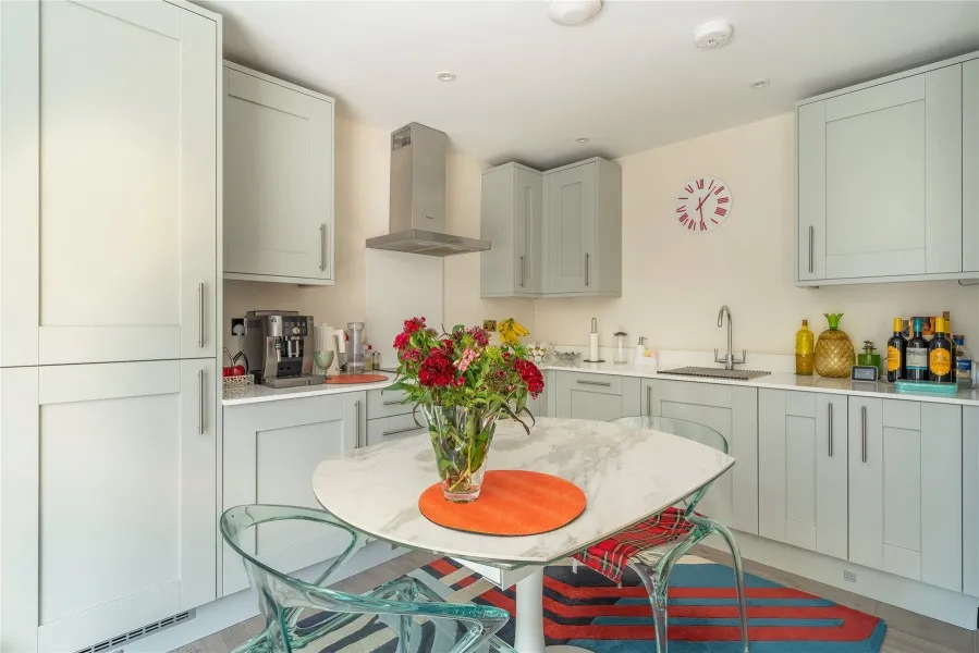 Bridge Street, Walton-on-Thames, KT12, photo 2