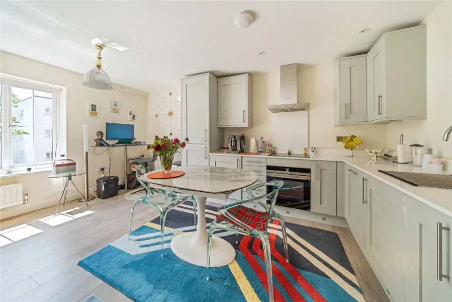 Bridge Street, Walton-on-Thames, KT12, photo 3
