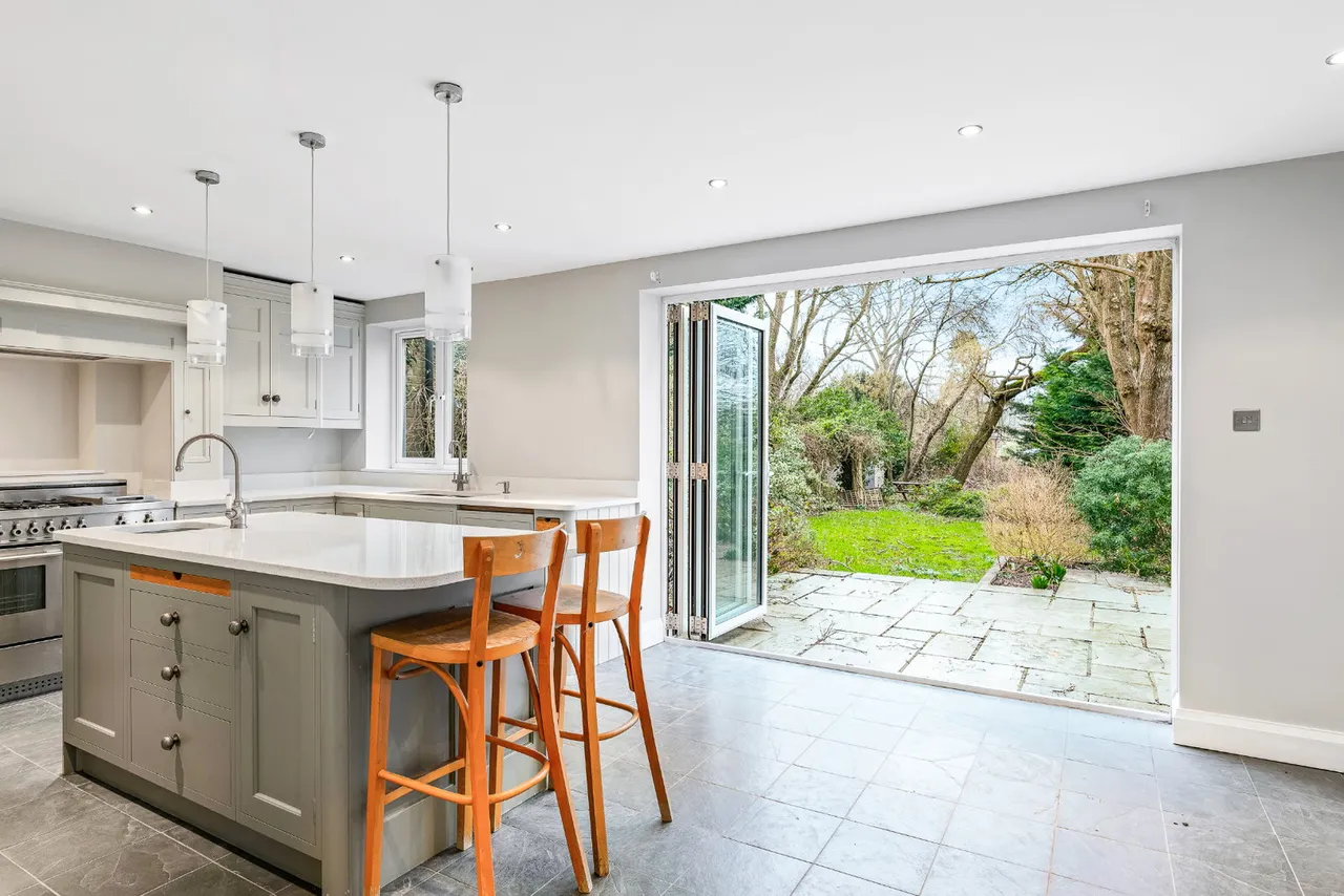 5 bed house for sale — The Orchard, Welwyn Garden City, AL8 7PL