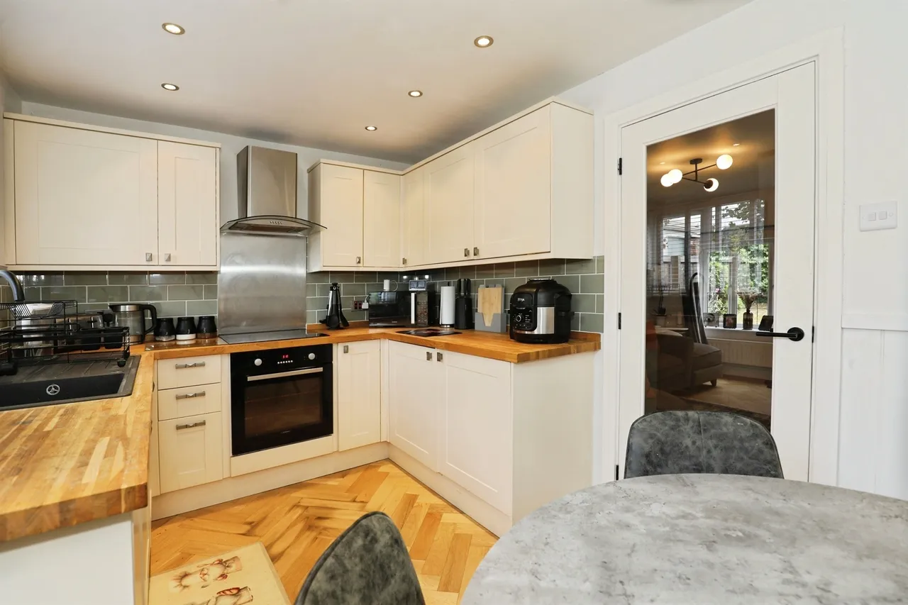 Claremont Close, Northwich, CW9, photo 3