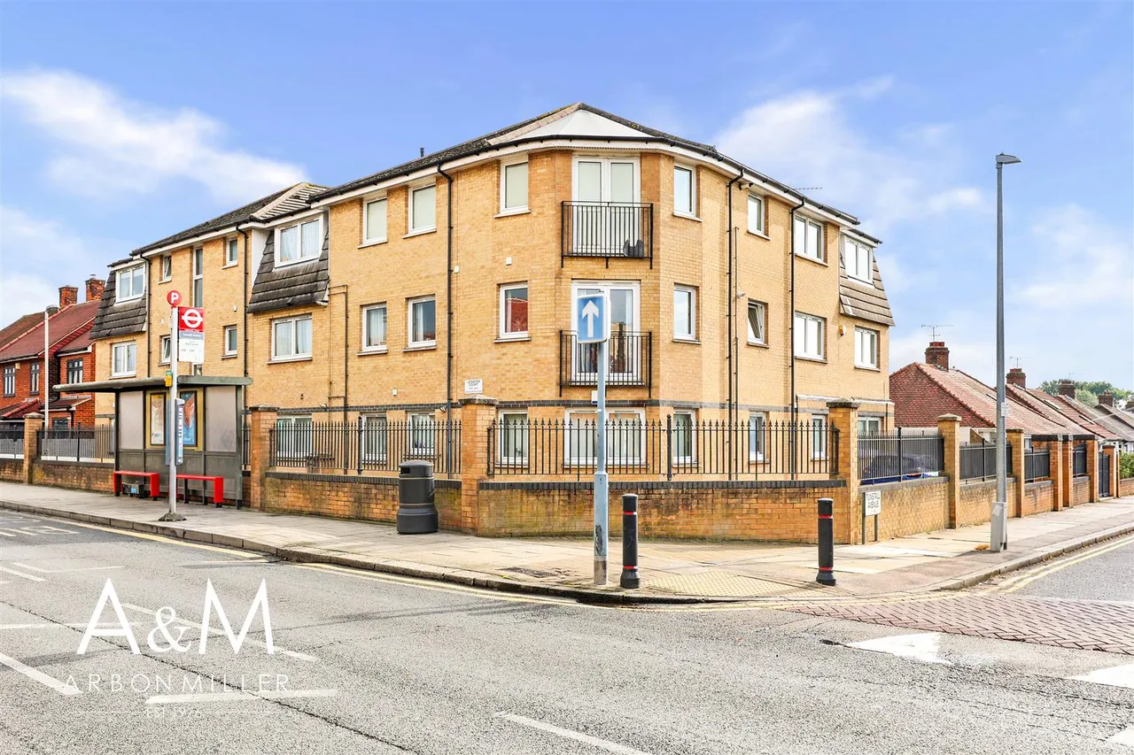 New North Road, Hainault, IG6, photo 16