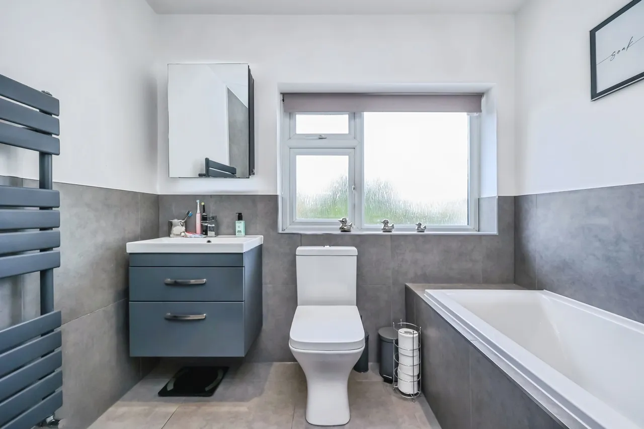 Southchurch Drive, Clifton, Nottingham, NG11, photo 14