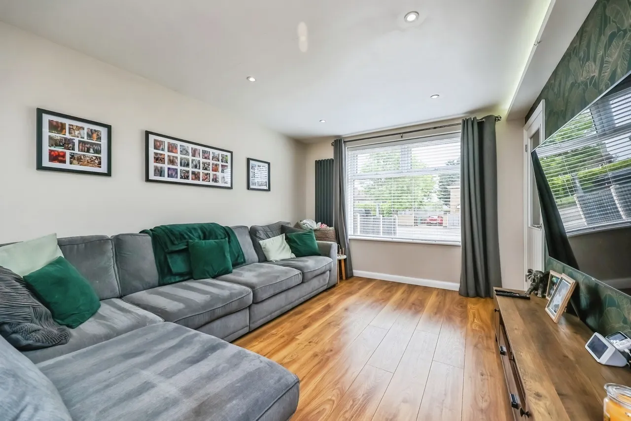 Southchurch Drive, Clifton, Nottingham, NG11, photo 5