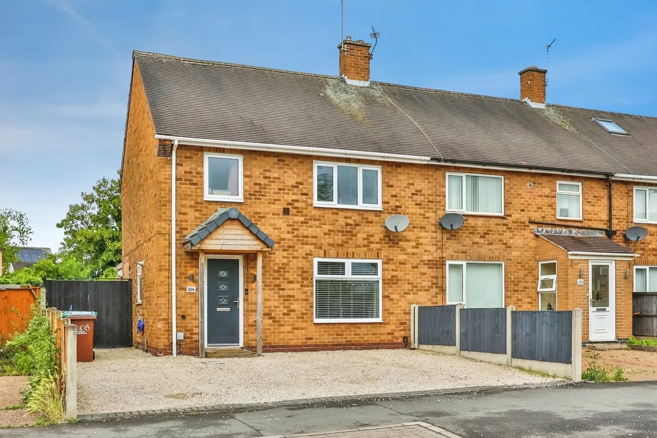 3 bed house for sale — Southchurch Drive, Clifton, Nottingham, NG11
