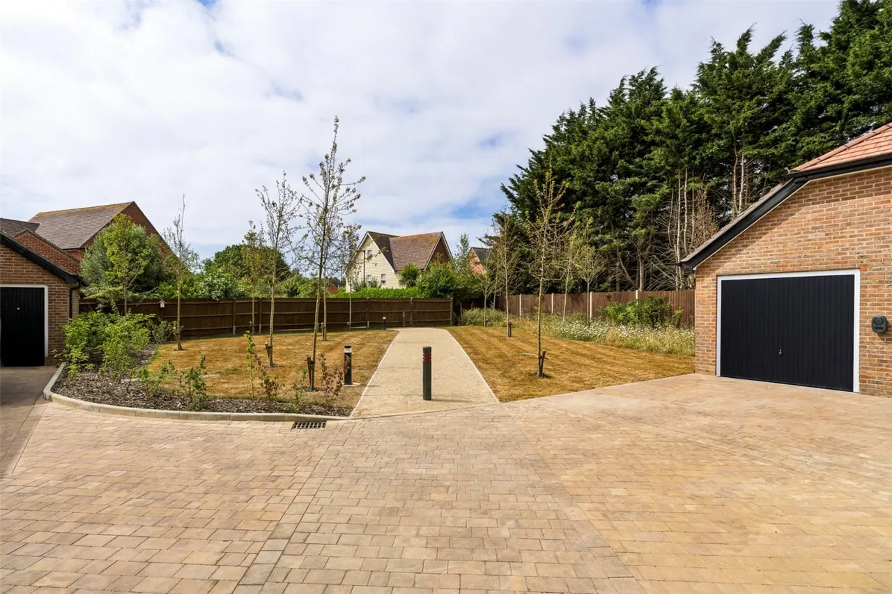 Angmering, BN16, photo 9