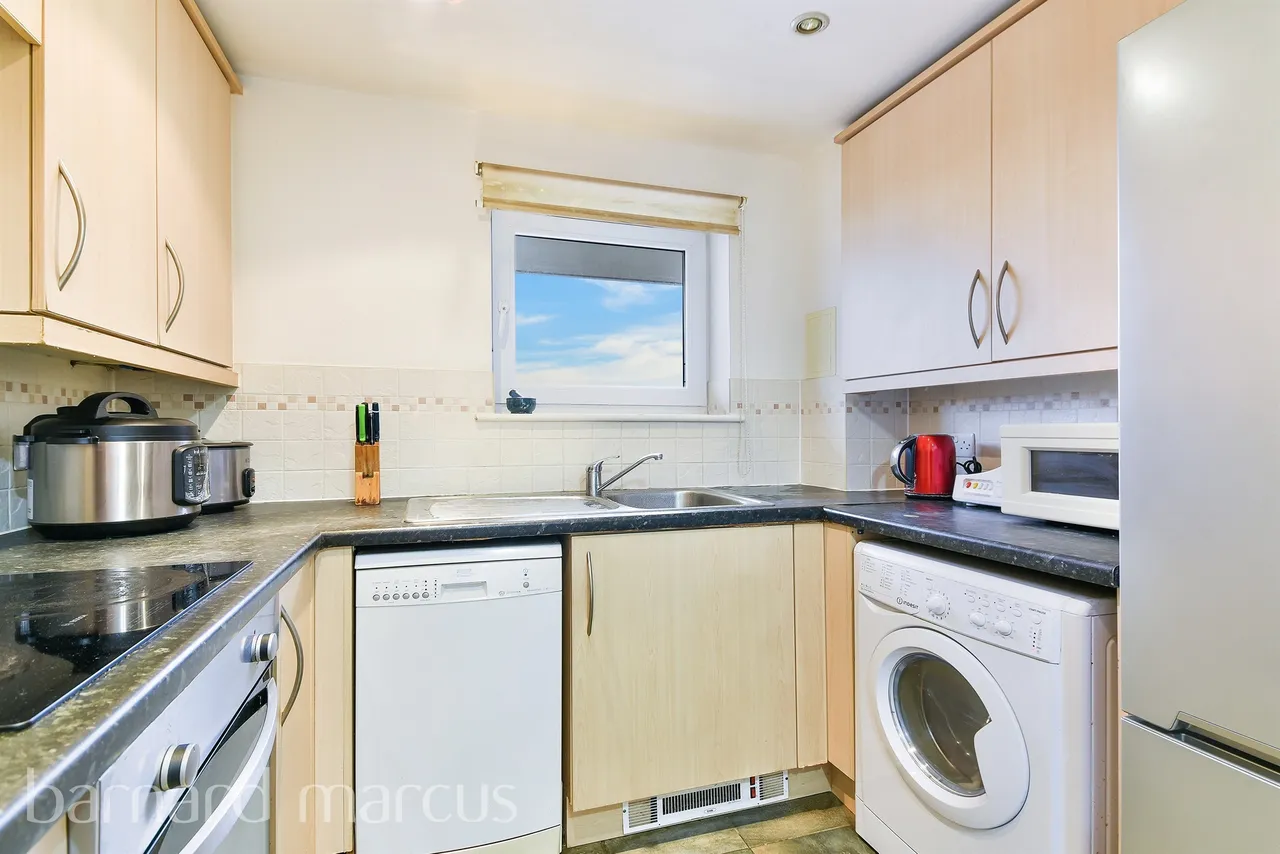 Bedfont Lane, Feltham, TW13, photo 4