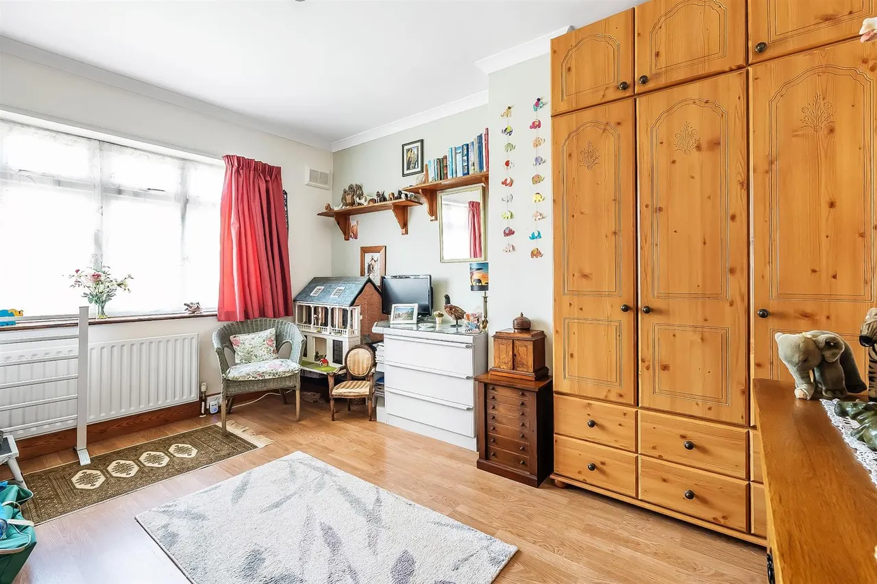 Middlemead Road, Great Bookham, KT23, photo 10