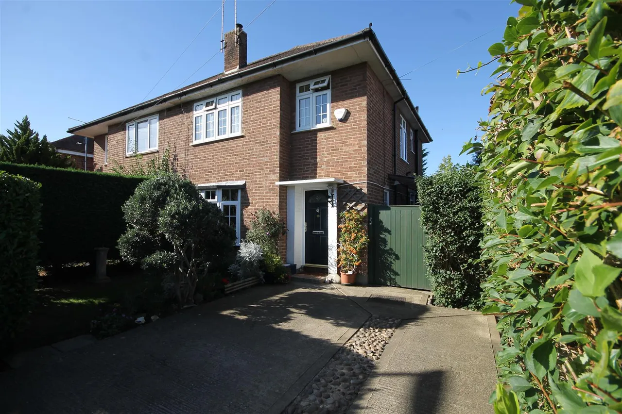 Middlemead Road, Great Bookham, KT23, photo 15