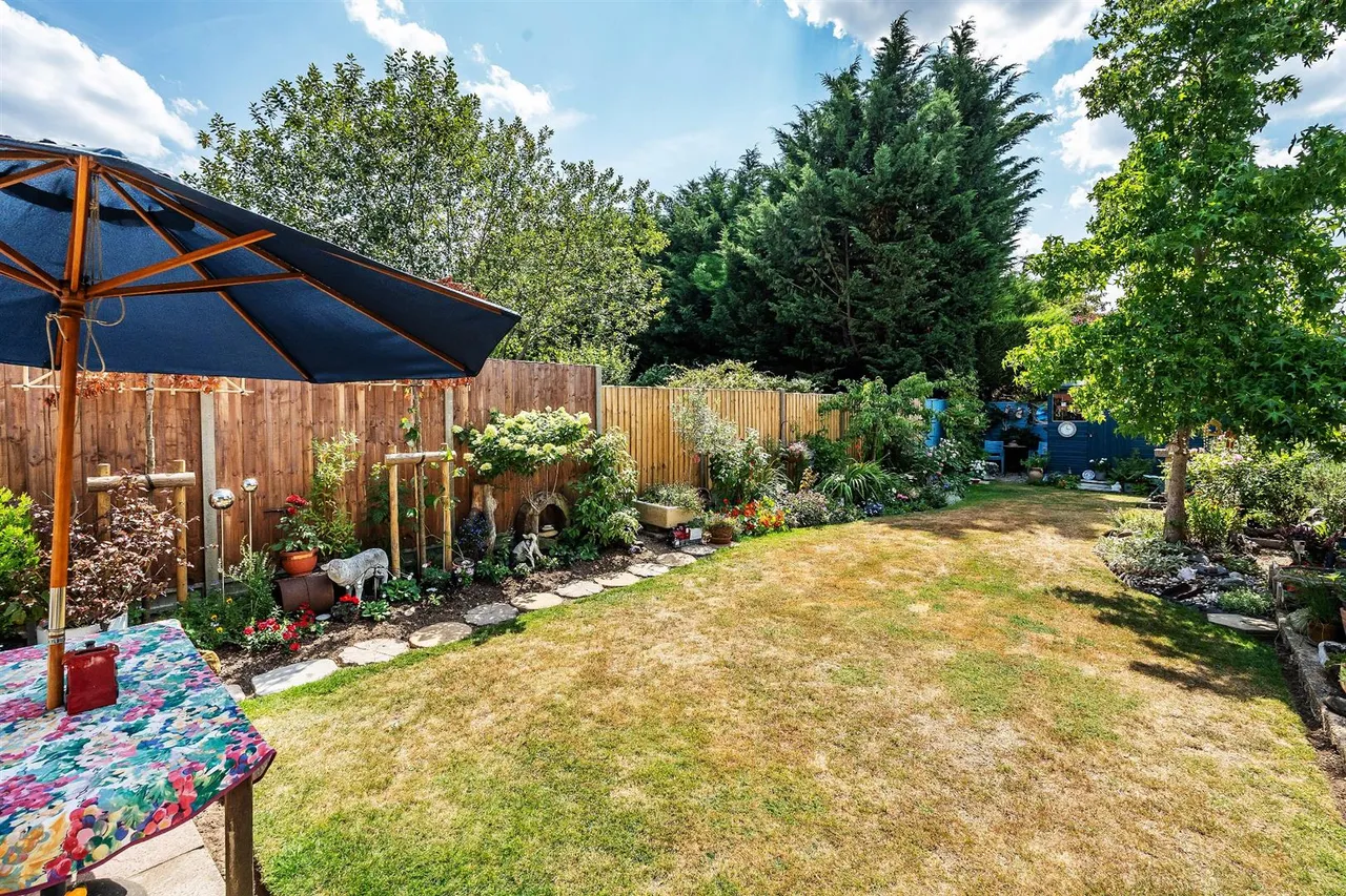 Middlemead Road, Great Bookham, KT23, photo 8