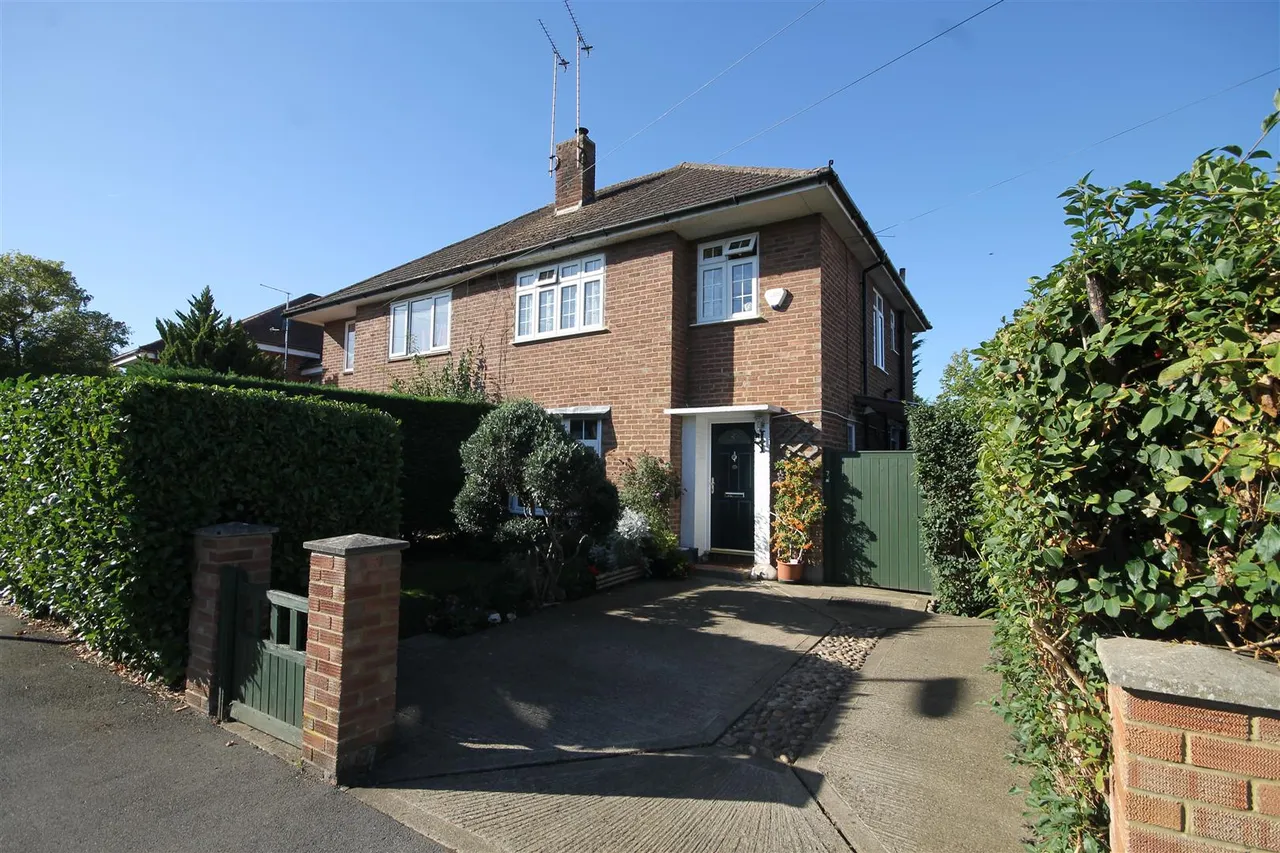 Middlemead Road, Great Bookham, KT23, photo 14