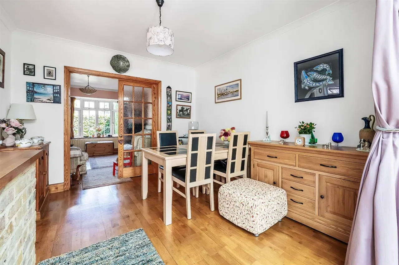 Middlemead Road, Great Bookham, KT23, photo 13