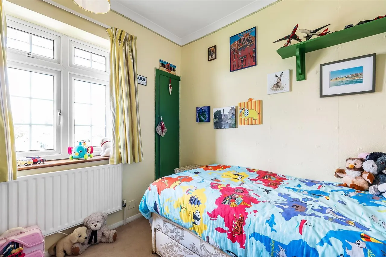 Middlemead Road, Great Bookham, KT23, photo 12