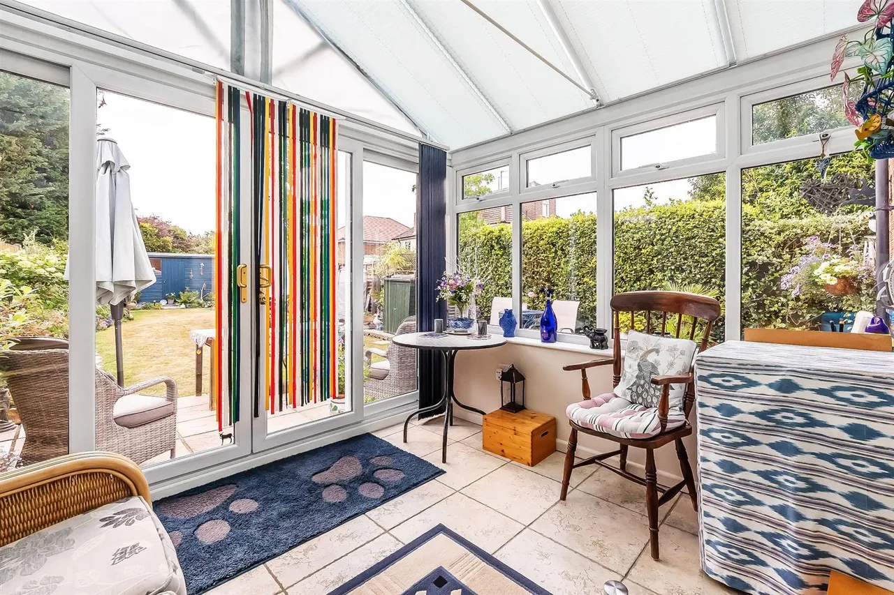 Middlemead Road, Great Bookham, KT23, photo 4