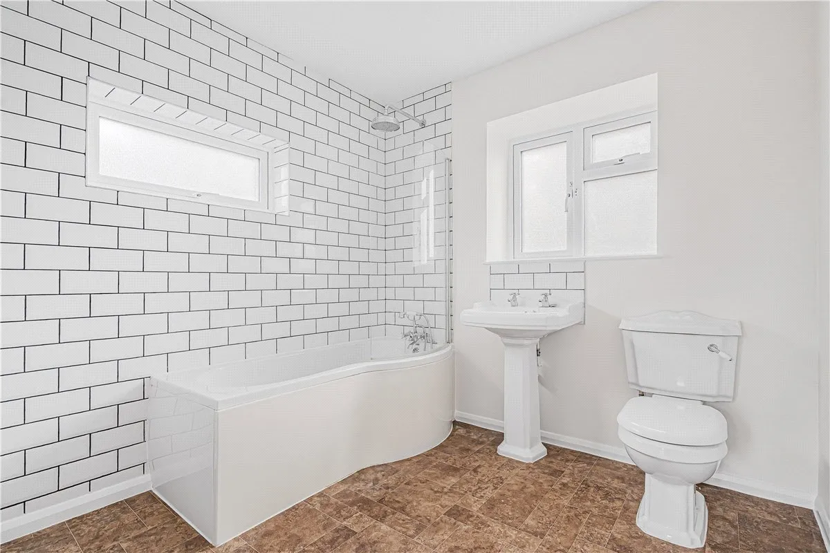 Bacombe Lane, Wendover, HP22, photo 11