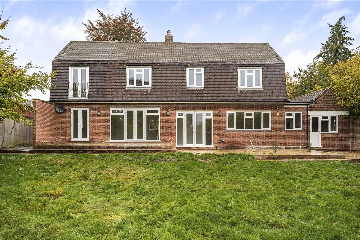 Bacombe Lane, Wendover, HP22, photo 17