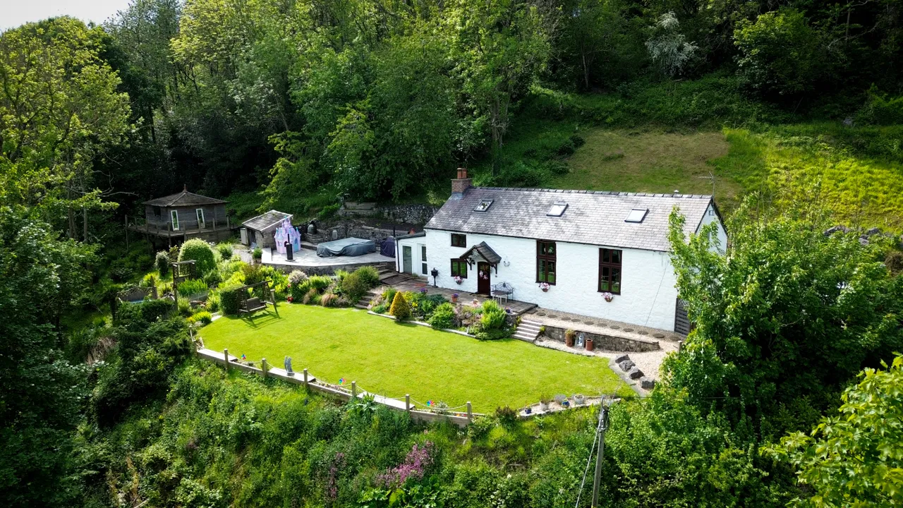 2 bed house for sale, Mynydd Llan, Babell, CH8
