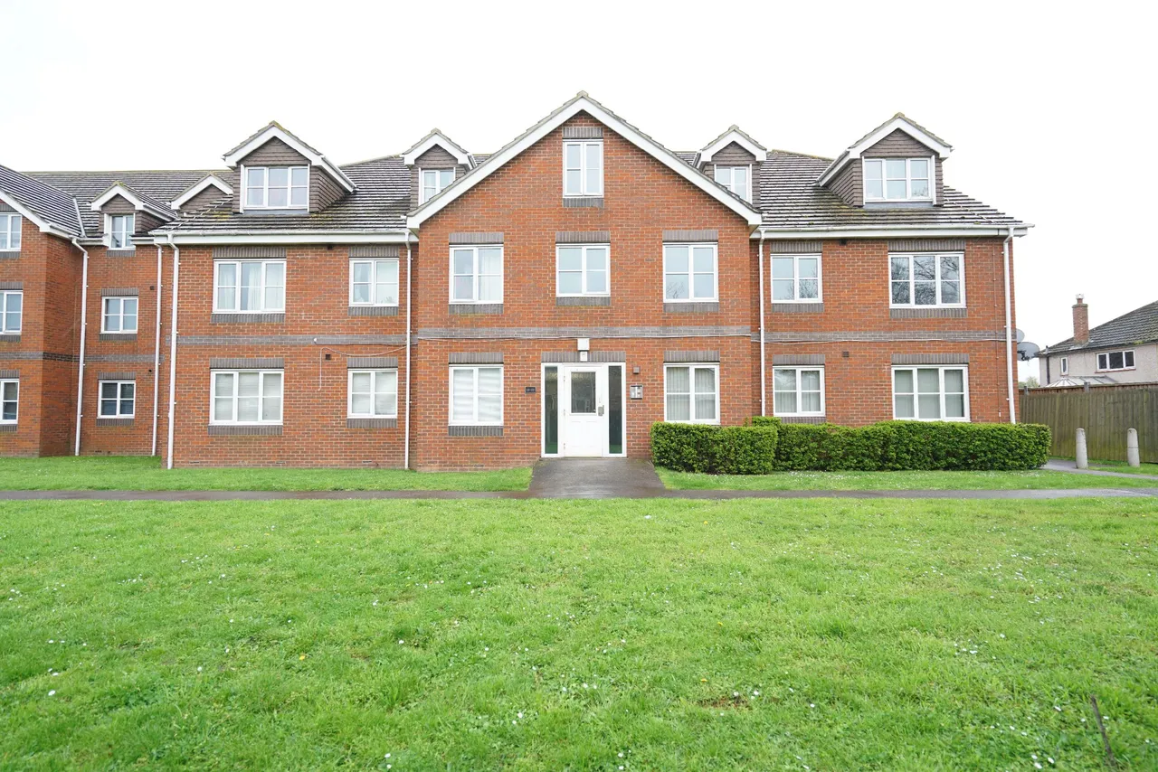 Thackeray Avenue, Tilbury, Essex, RM18 8HR, photo 13