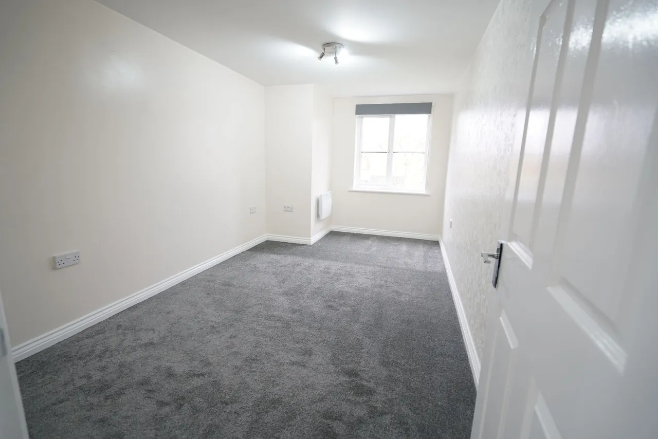 Thackeray Avenue, Tilbury, Essex, RM18 8HR, photo 11