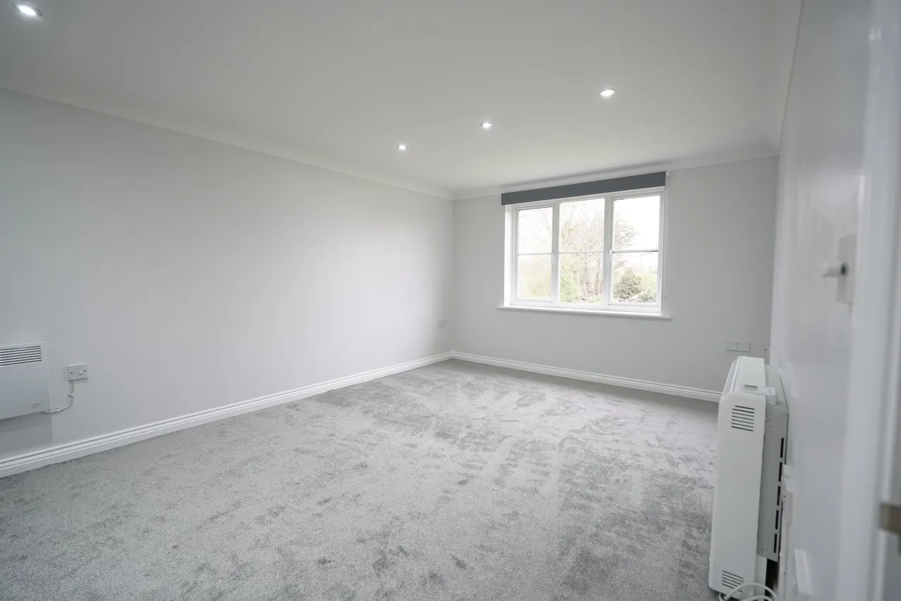 Thackeray Avenue, Tilbury, Essex, RM18 8HR, photo 5