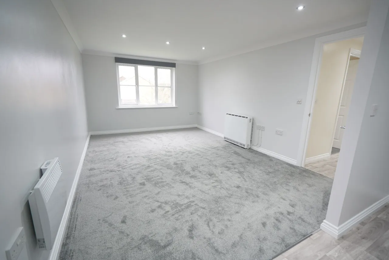 Thackeray Avenue, Tilbury, Essex, RM18 8HR, photo 6